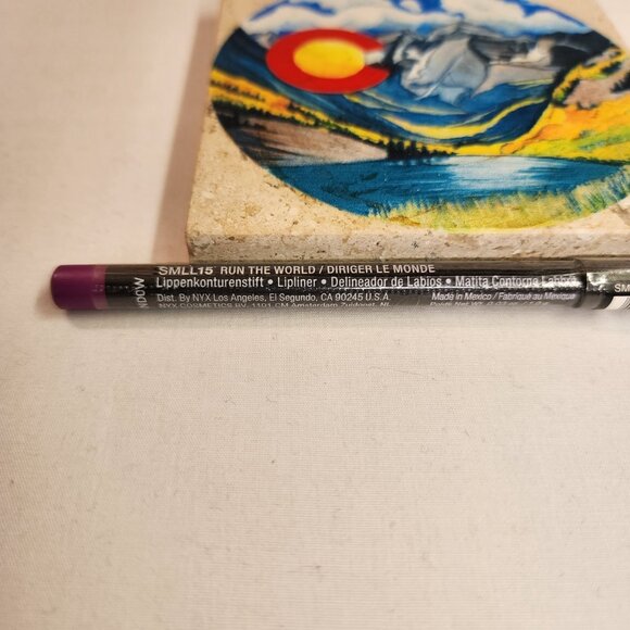 NYX Suede Matte Lip Liner - Run The World - Picture 6 of 9